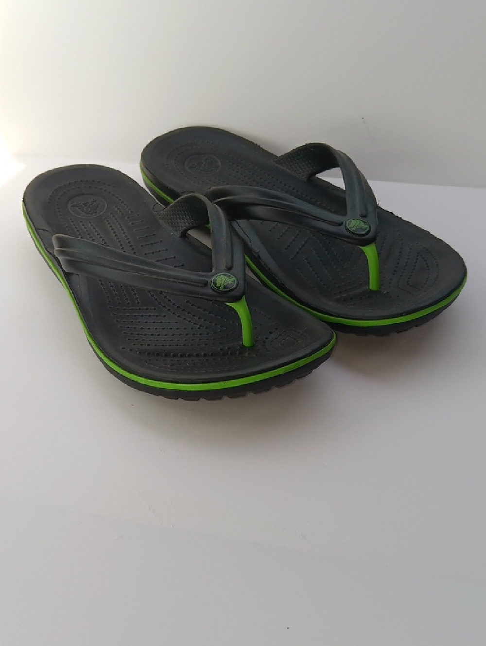 CROCS BLACK AND  LIME GREEN  SANDALS SIZE 11